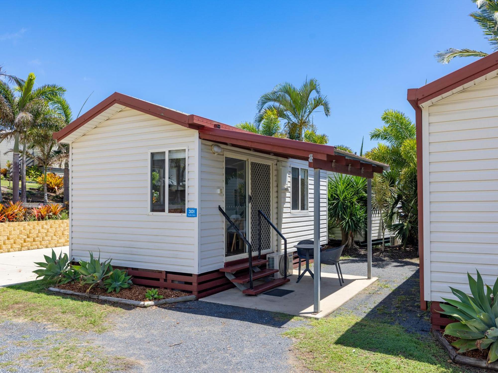 Nrma Capricorn Yeppoon Holiday Park Kinka Beach Room photo