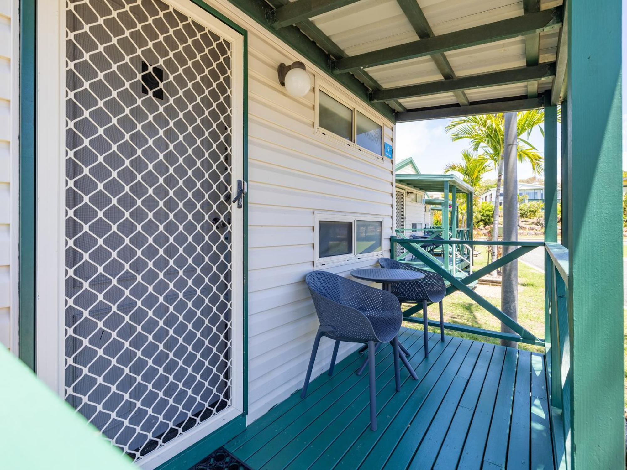 Nrma Capricorn Yeppoon Holiday Park Kinka Beach Room photo